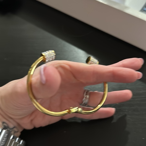 🔥 LIKE NEW BRACELET 🔥 - Picture 2 of 5